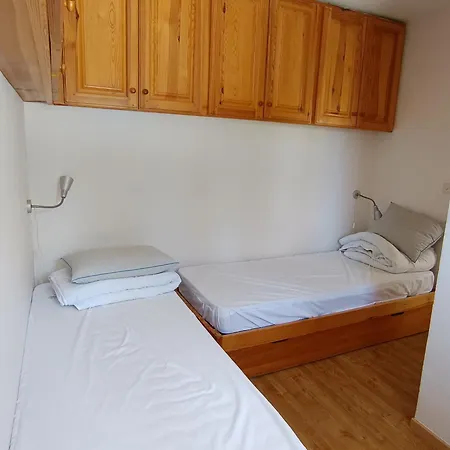2 Chambres, 4 Pers, Terrasse, Animaux Acceptes, Proche Pistes Et Commerces - - Fr-1-445-80 モンジェネヴル